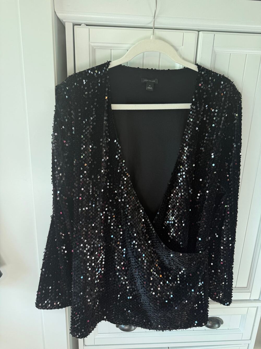 Ann Taylor Wrap Style Long Sleeve Sequined Top size XL EUC